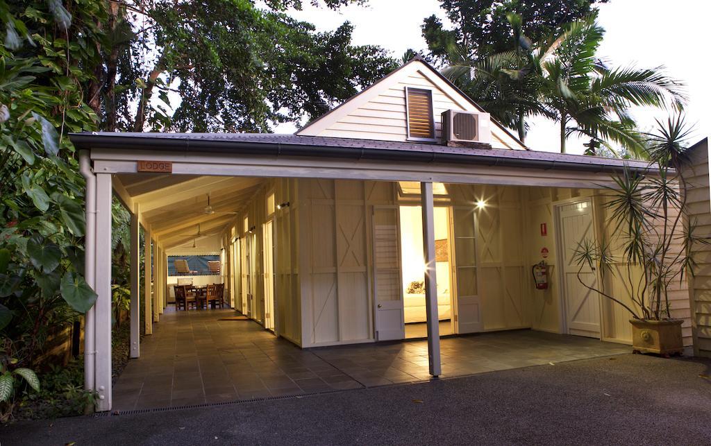 Port Douglas Cottage & Lodge Exterior photo