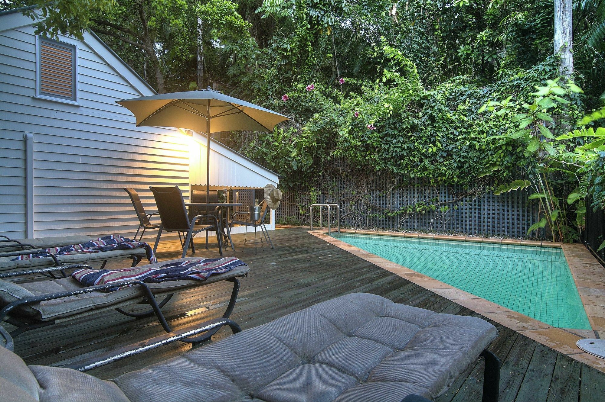 Port Douglas Cottage & Lodge Exterior photo