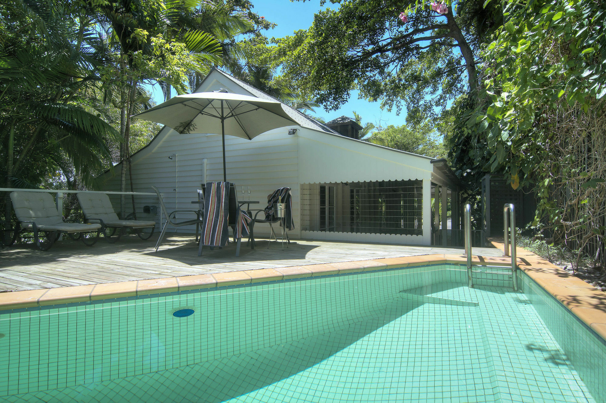 Port Douglas Cottage & Lodge Exterior photo